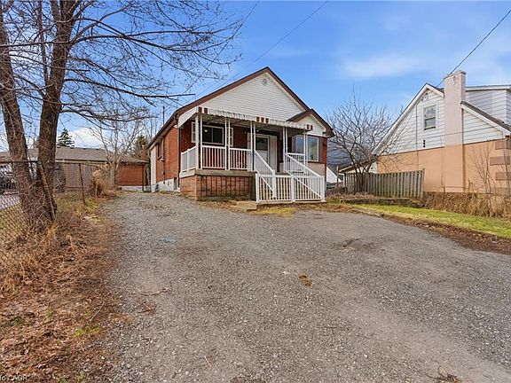 2nd image of 880 Lawrence Rd