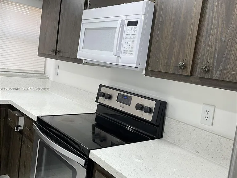 920 NE 199th St #309-3J — Photo 5