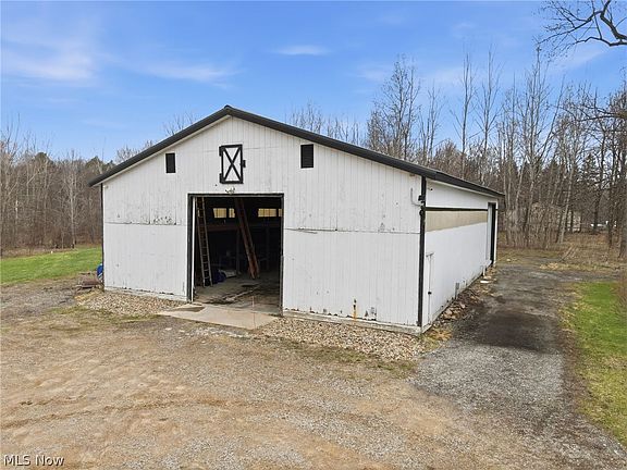 5th image of 16176 Ravenna Rd