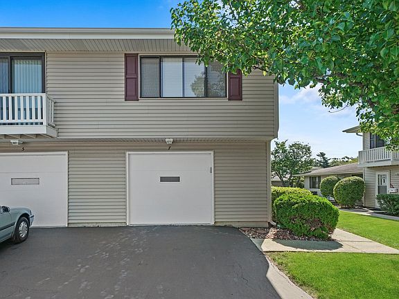 3rd image of 7 Dennis Ct #7