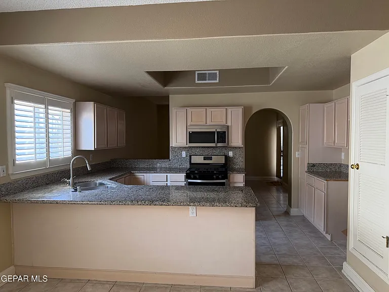 917 Tecate Pl — Photo 11