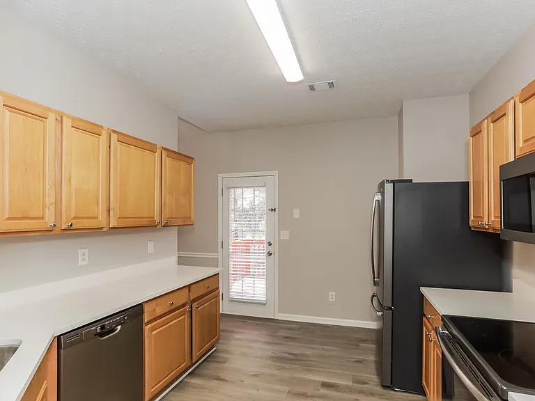 1020 Trotters Farm Rd — Photo 7