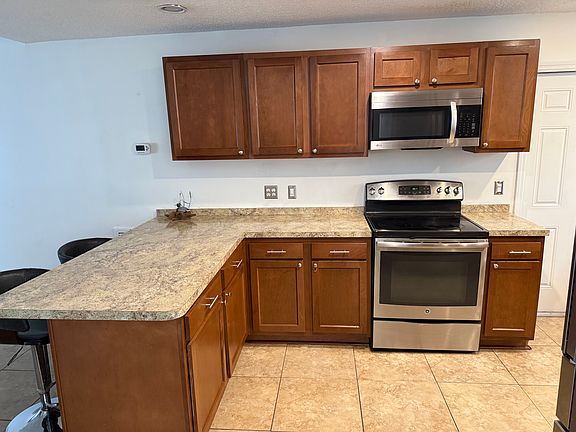3rd image of 3306 Royal Palm Dr