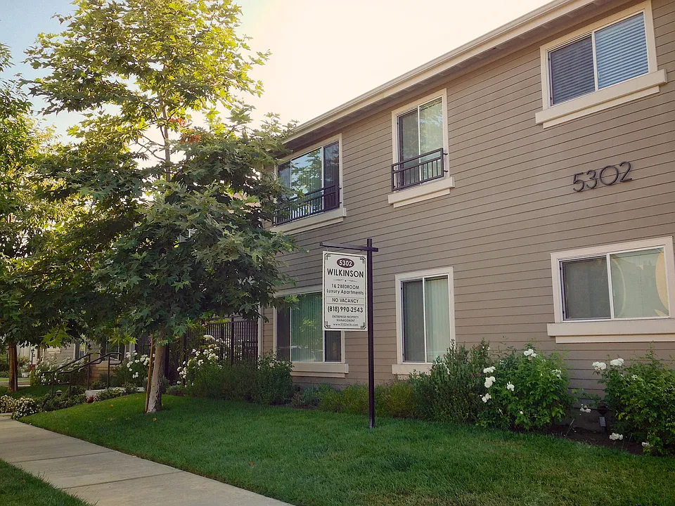 5302 Wilkinson Ave #4