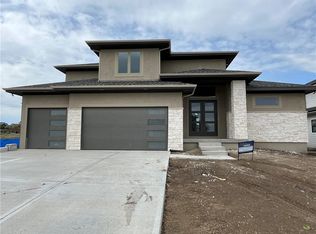 12406 W 170th Ter, Overland Park, KS 66221