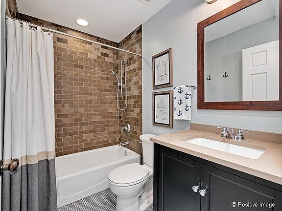 3rd image of 1414 W Wrightwood Ave #A
