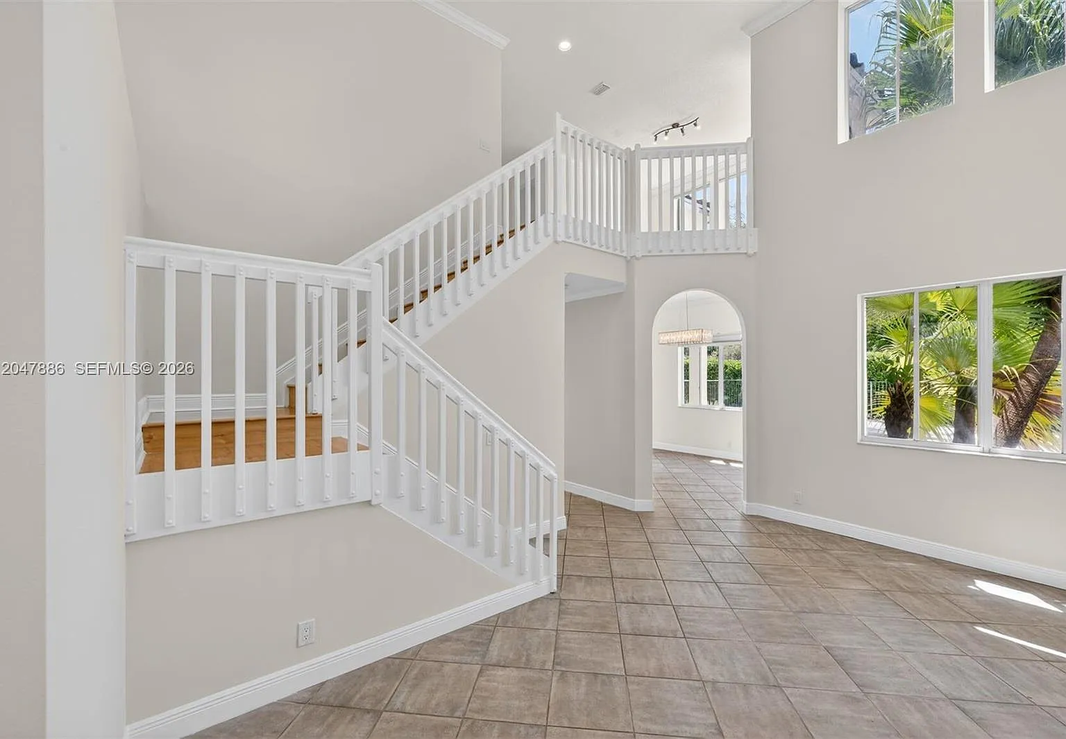 1115 Camellia Cir — Photo 4
