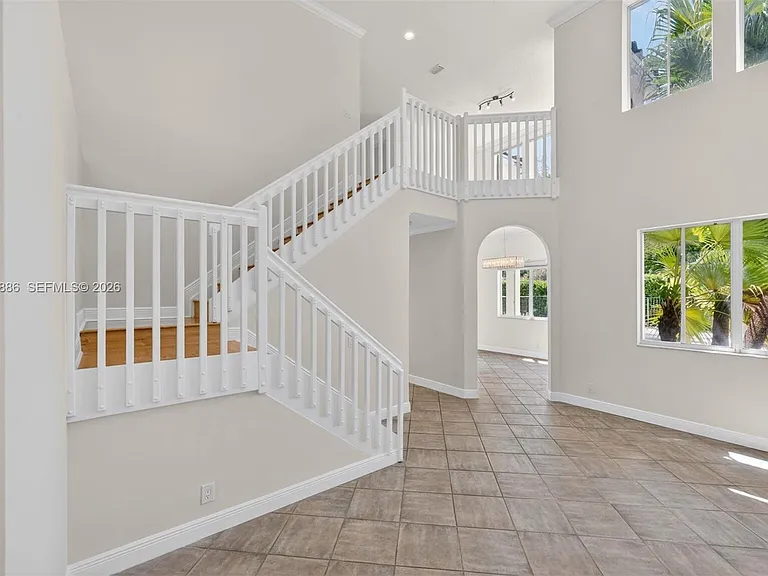 1115 Camellia Cir — Photo 4