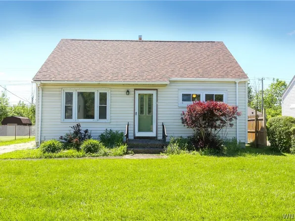 105 Nokomis Pkwy, Cheektowaga, NY 14225