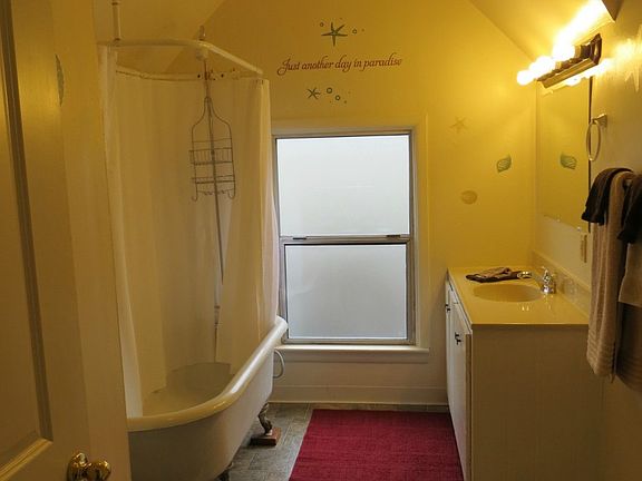 4th image of 3119 Hoyt Ave #B