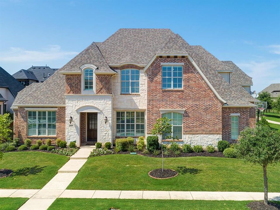 1st image of 820 Rhone Ln