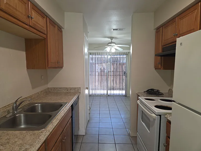 3441 N Marks Ave #104 — Photo 4