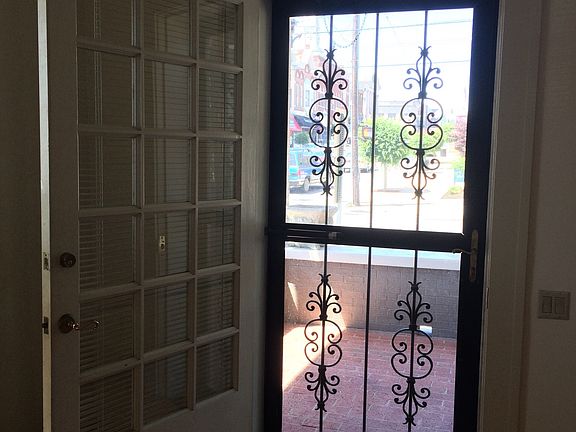 4th image of 102 Morgan St