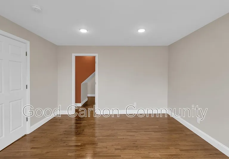 84 Crane St #6 — Photo 8