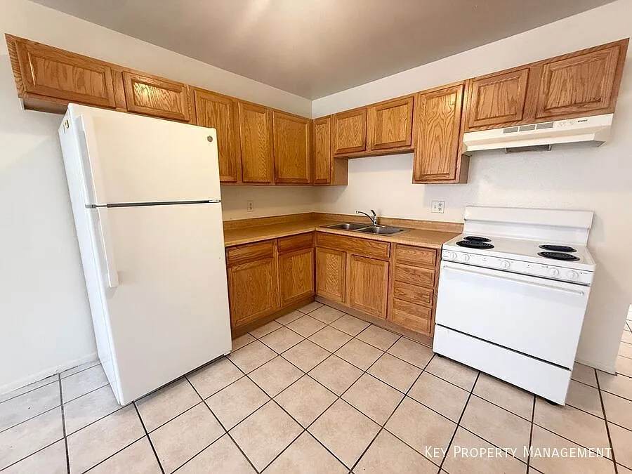 Two Weeks Free Rent! Cozy Single-Story 1 Bedroom with Ample Parking — Photo 4