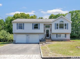 52 Brittany Lane, Naugatuck, CT 06770