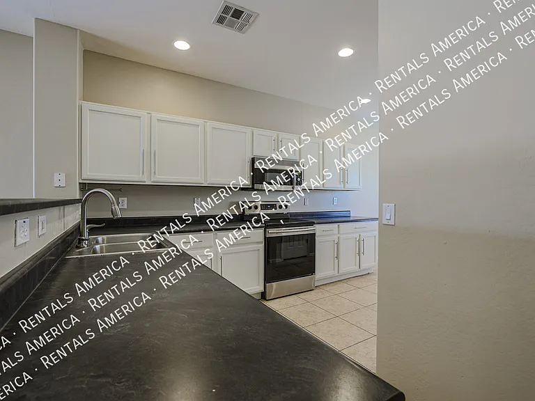 201 W Kona Dr — Photo 6