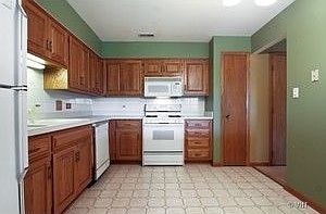 3rd image of 11113 Wisconsin Ct
