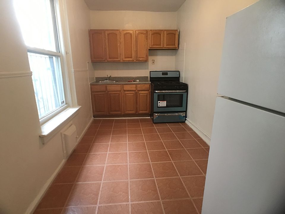 1st image of 3547 34th St #1F