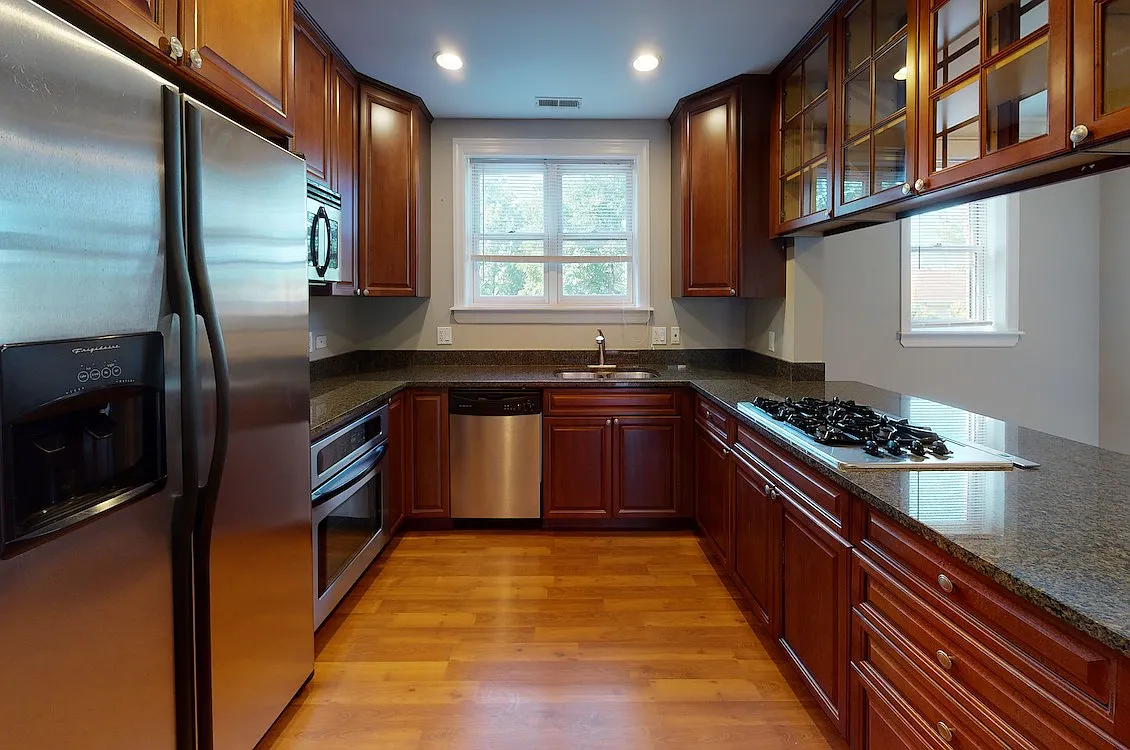 2 S. Greenwood — Photo 1