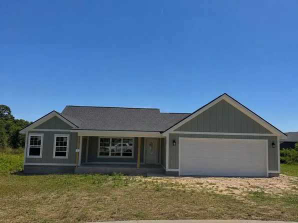 4 Bob White Ct SE, Moultrie, GA 31788