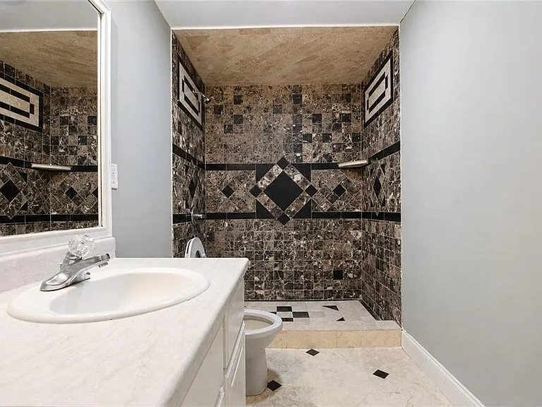 818 Springlake Rd — Photo 34