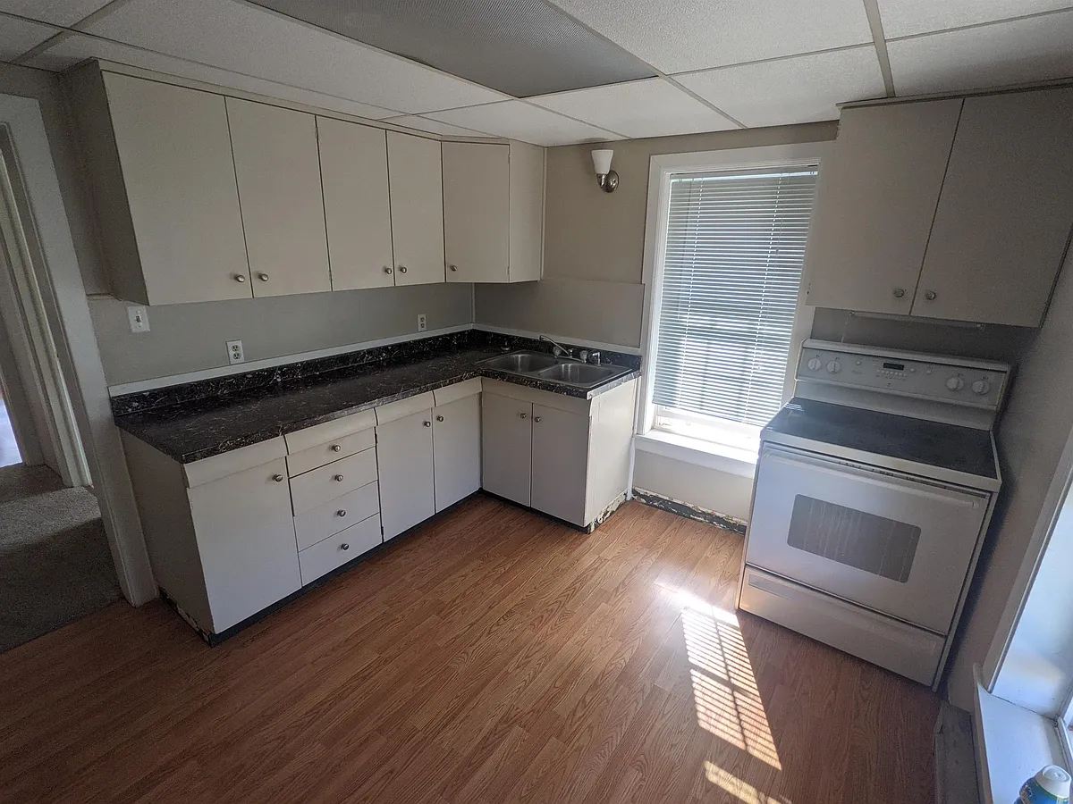 Kitchen - 402 2nd Ave