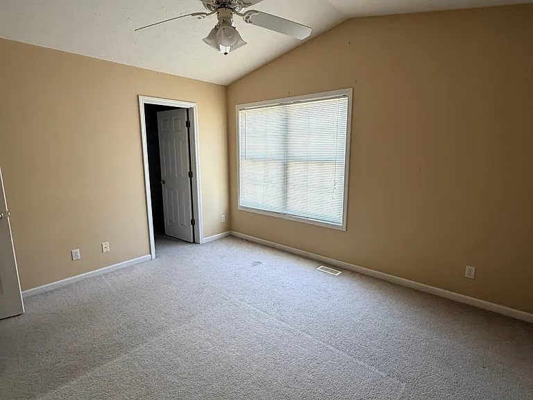 2817 Gill St — Photo 13