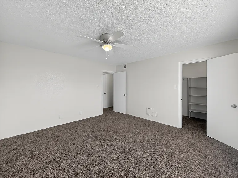 Quail Run Apartments — Photo 27