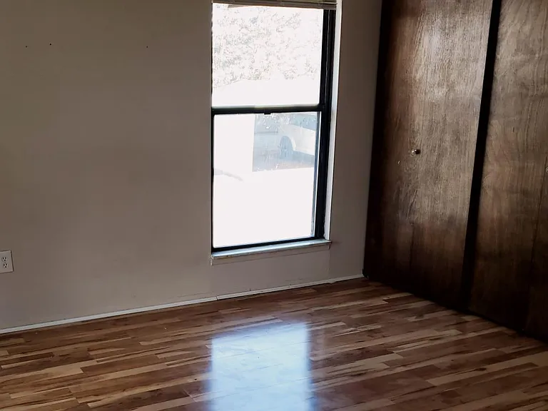2721 Roundtree Dr — Photo 12