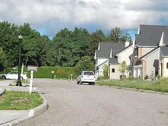 5th image of 70 Nestico Dr