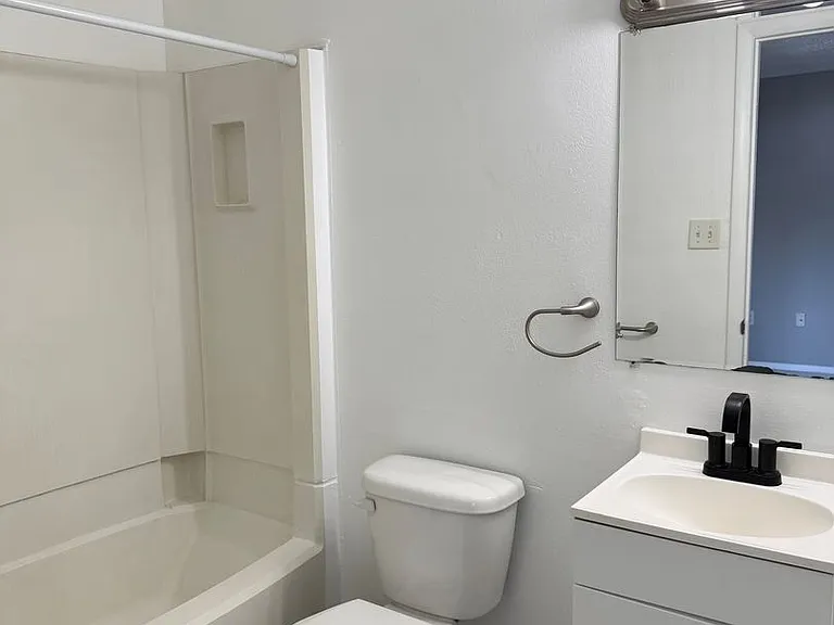 359 Greenland Dr — Photo 16