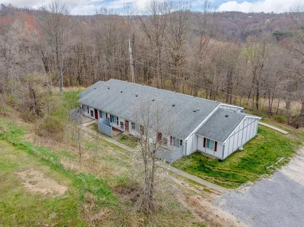 15 Briarcliff Dr, Cambridge, OH 43725