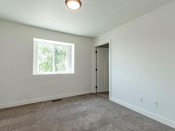 4th image of 108 Franklin St