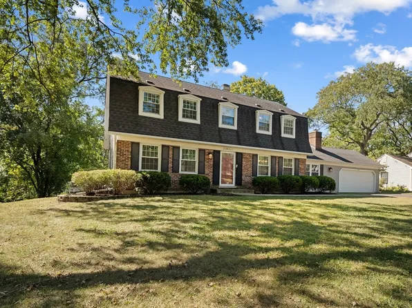 25W257 Gunston Ave, Naperville, IL 60540