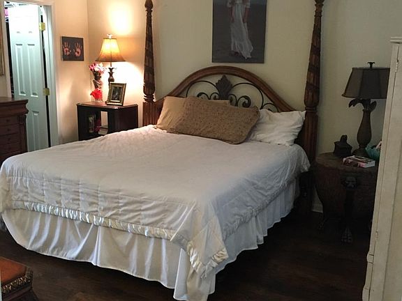 Master bedroom w/ 3 closets (1 walkin) and sunroom added on