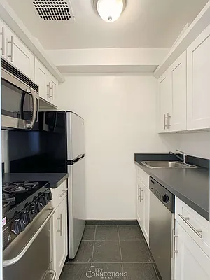 Rented by City Connections Realty | media 18