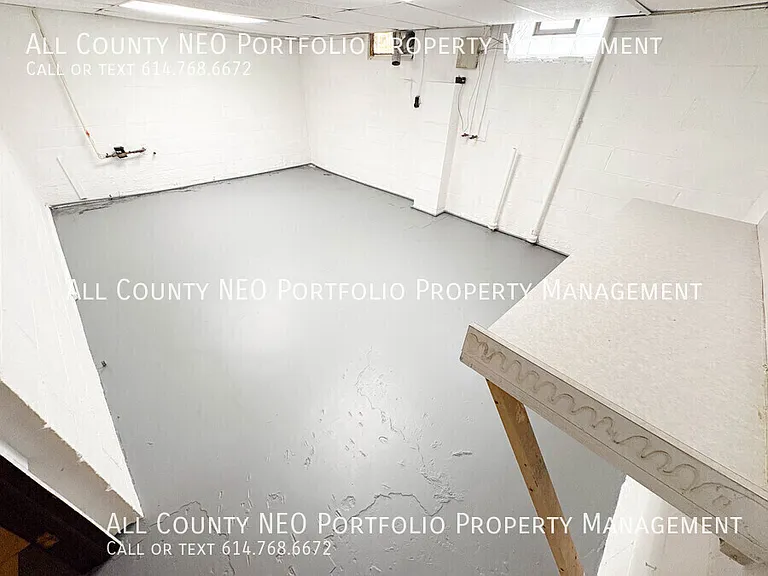 400 S Highland Ave — Photo 24