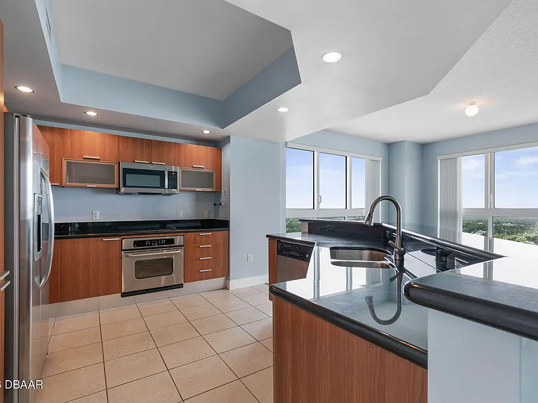 241 Riverside Dr #1710 — Photo 15
