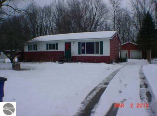 362 E North St, Standish, MI 48658