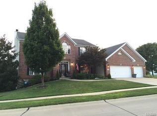 536 Oakwood Dr, Fenton, MO