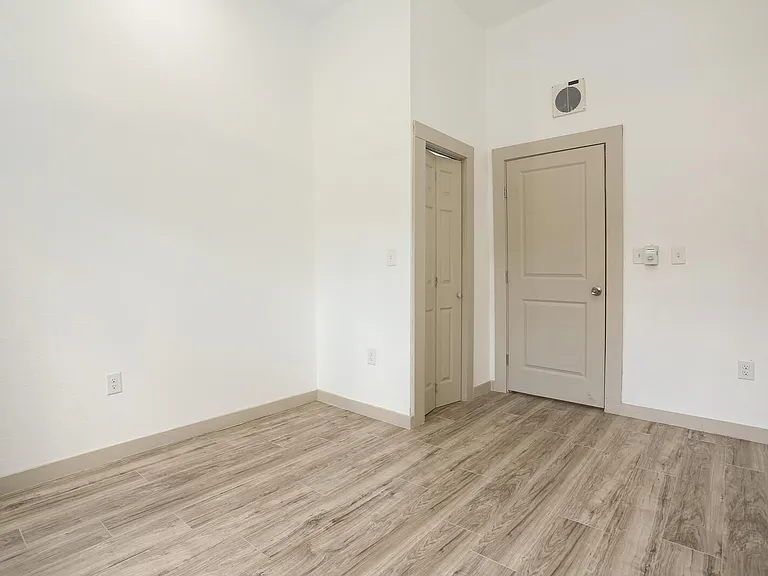 Bedroom unit 1