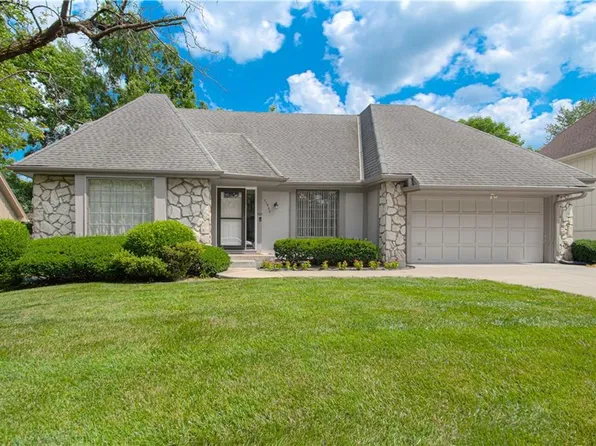 11909 Charlotte St, Kansas City, MO 64146