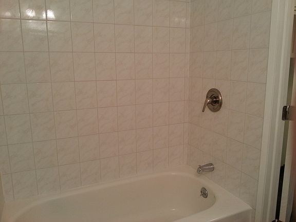 5th image of 872 Glenwick Ave