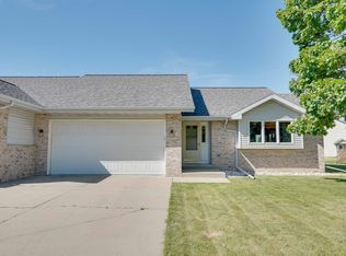 3140 Rebel Dr, Sun Prairie, WI 53590