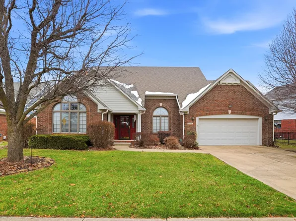 3322 Buckmoor Pkwy, Greenwood, IN 46143