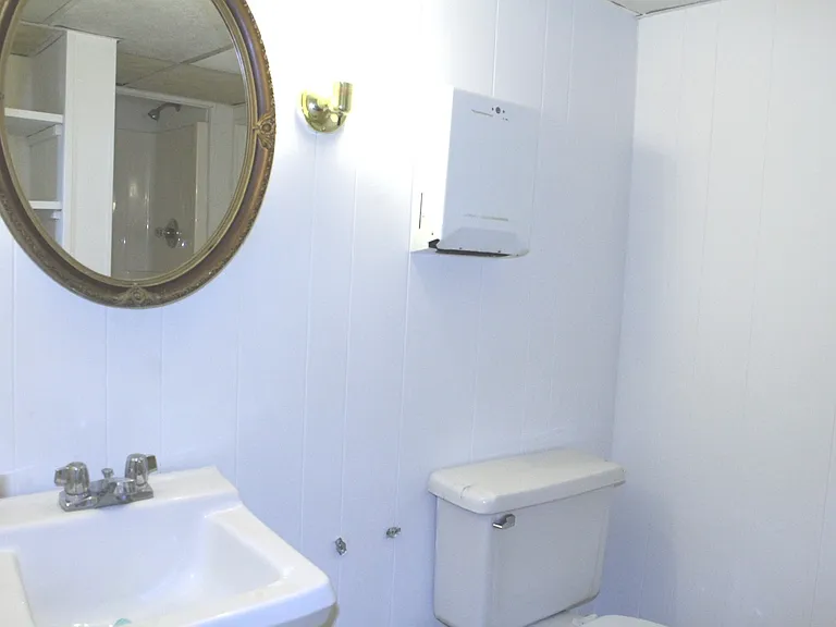 Avon Apartments — Photo 41