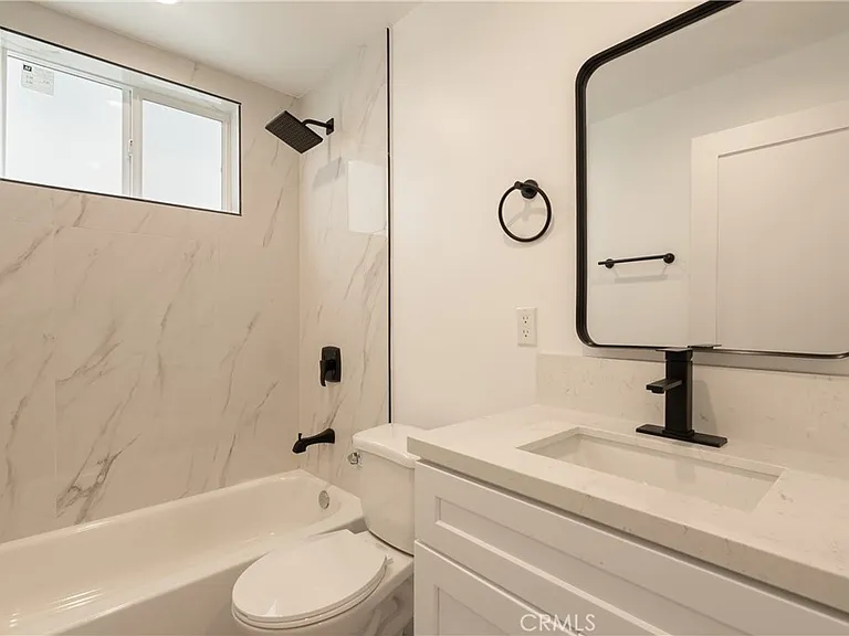 2843 Folsom — Photo 17