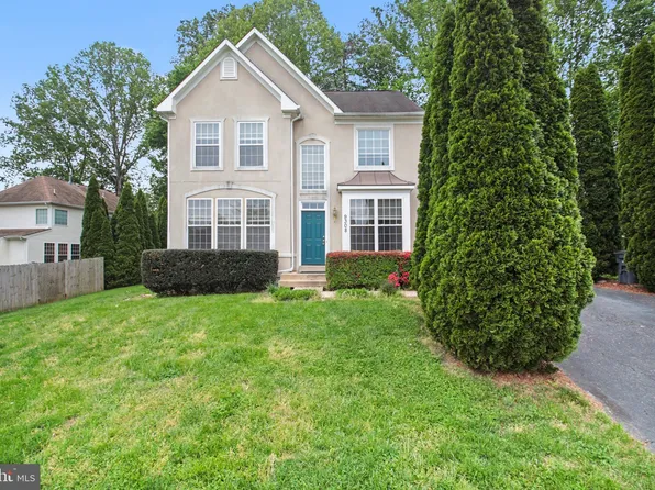 9308 Paul Dr, Manassas Park, VA 20111