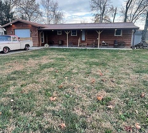 2nd image of 608 Beech St